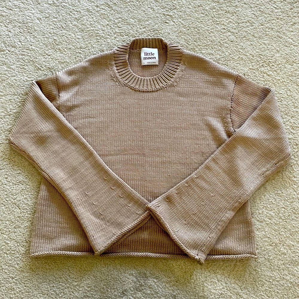 Aritzia Little Moon bell sleeve sweater beige in M